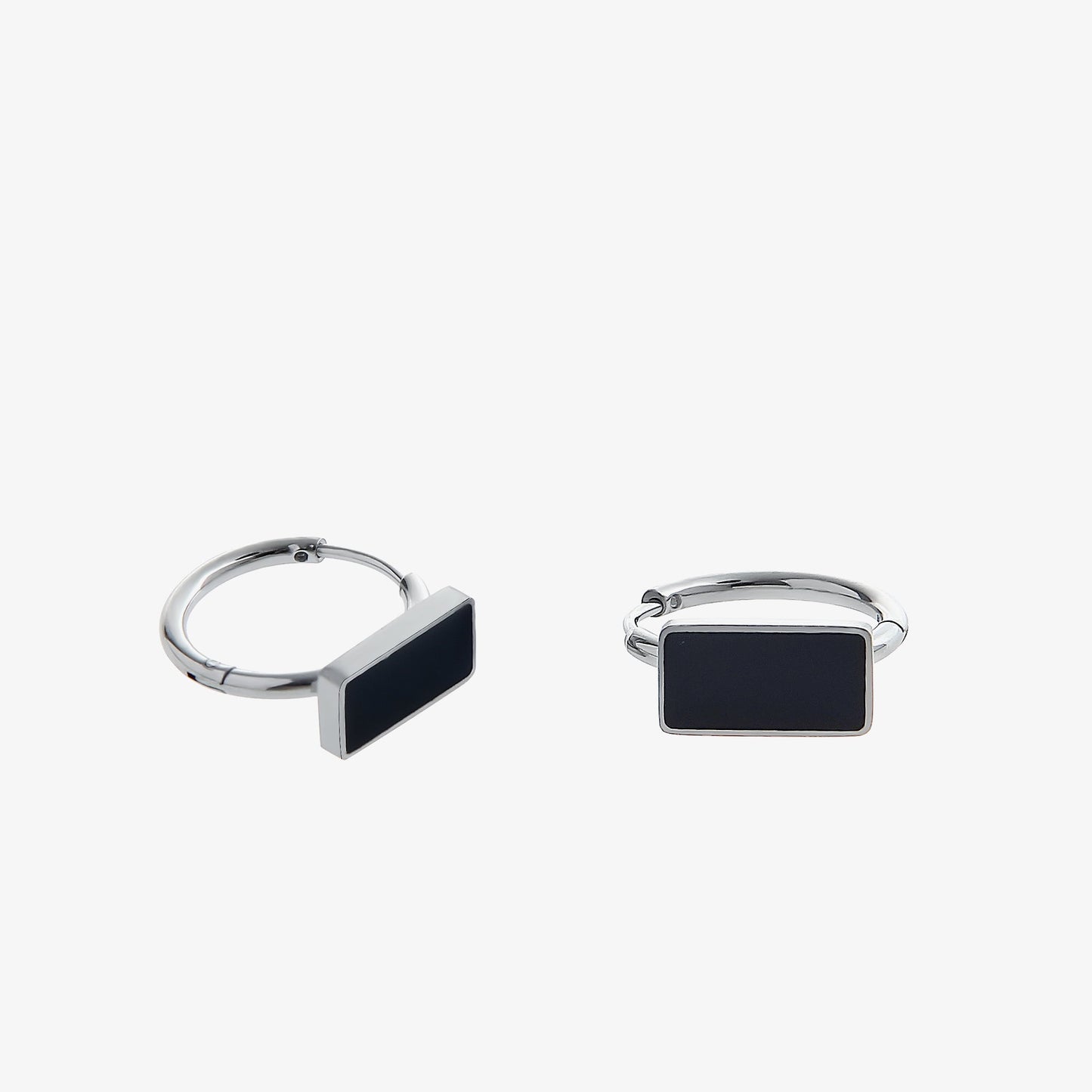 BLACK SQUARE EARRING